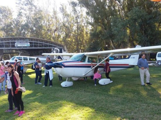 Arroyito Turismo Vení a volar con nosotros 